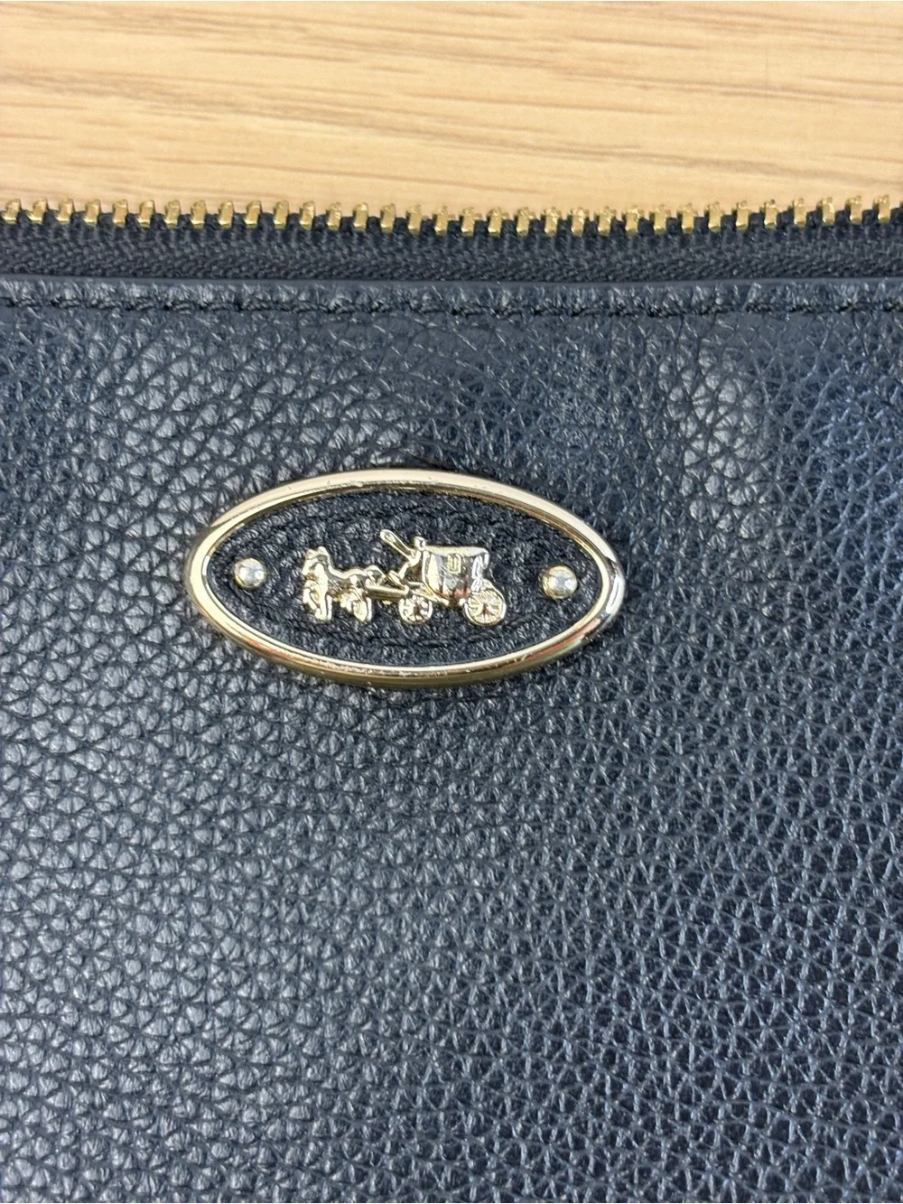 Coach Black Pebbled Leather Wristlet Horse & Carriage with Gold Accent LIKE NEW! - Picture 2 of 9